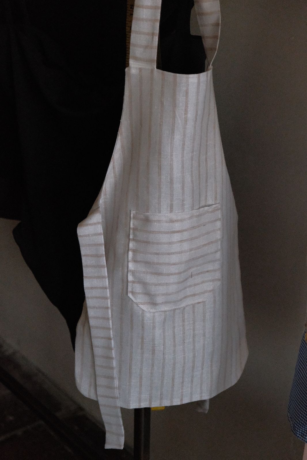 DELANTAL DE LINO